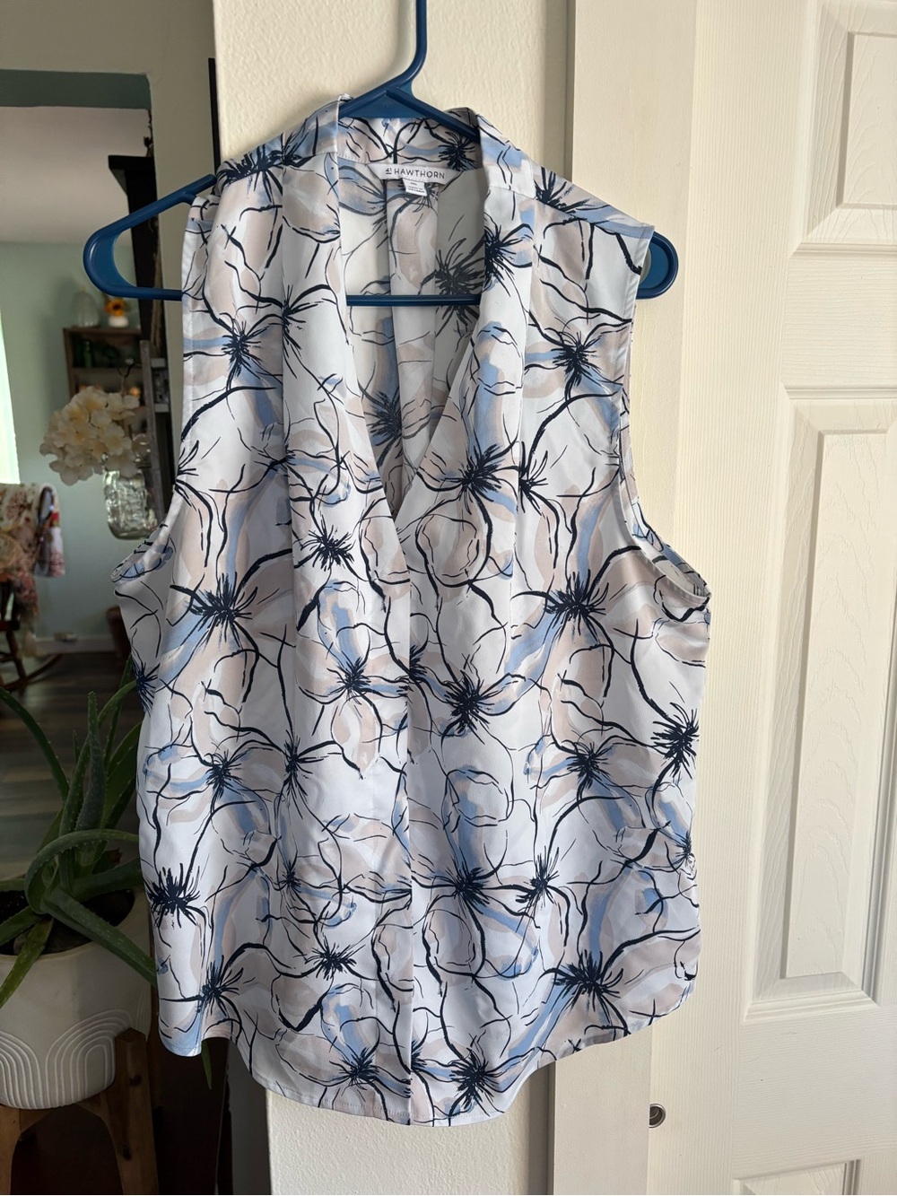 41 Hawthorn Sleeveless V-Neck Floral Print Top in White, Blue, and Beige